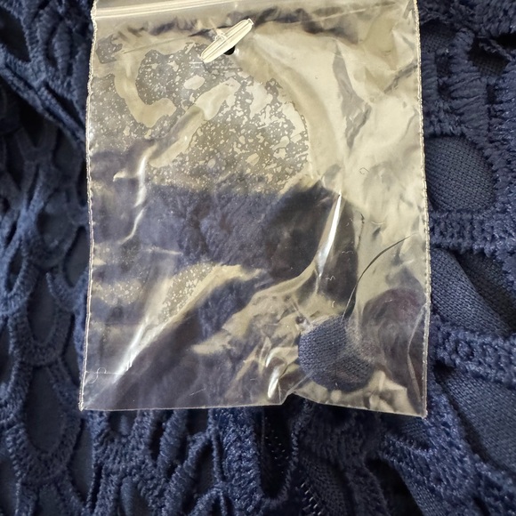 NWT Dolce Cabo Women’s Blue 3/4 Sleeve Ruffled Sleeve DesignerBlouse Size Medium - Picture 9 of 12